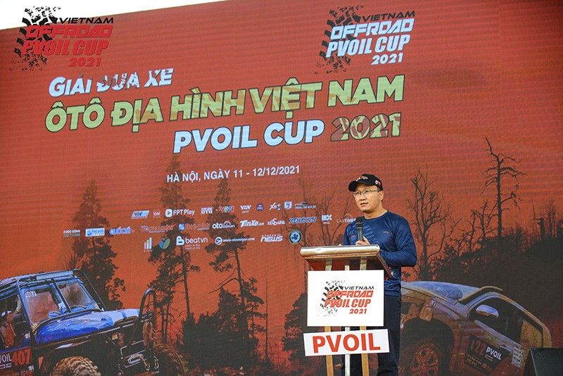 Ông Khuất Việt Hùng, Phó chủ tịch chuyên trách Uỷ ban An toàn giao thông Quốc Gia, Phó chủ tịch Hiệp hội Ôtô Thể thao Việt Nam.