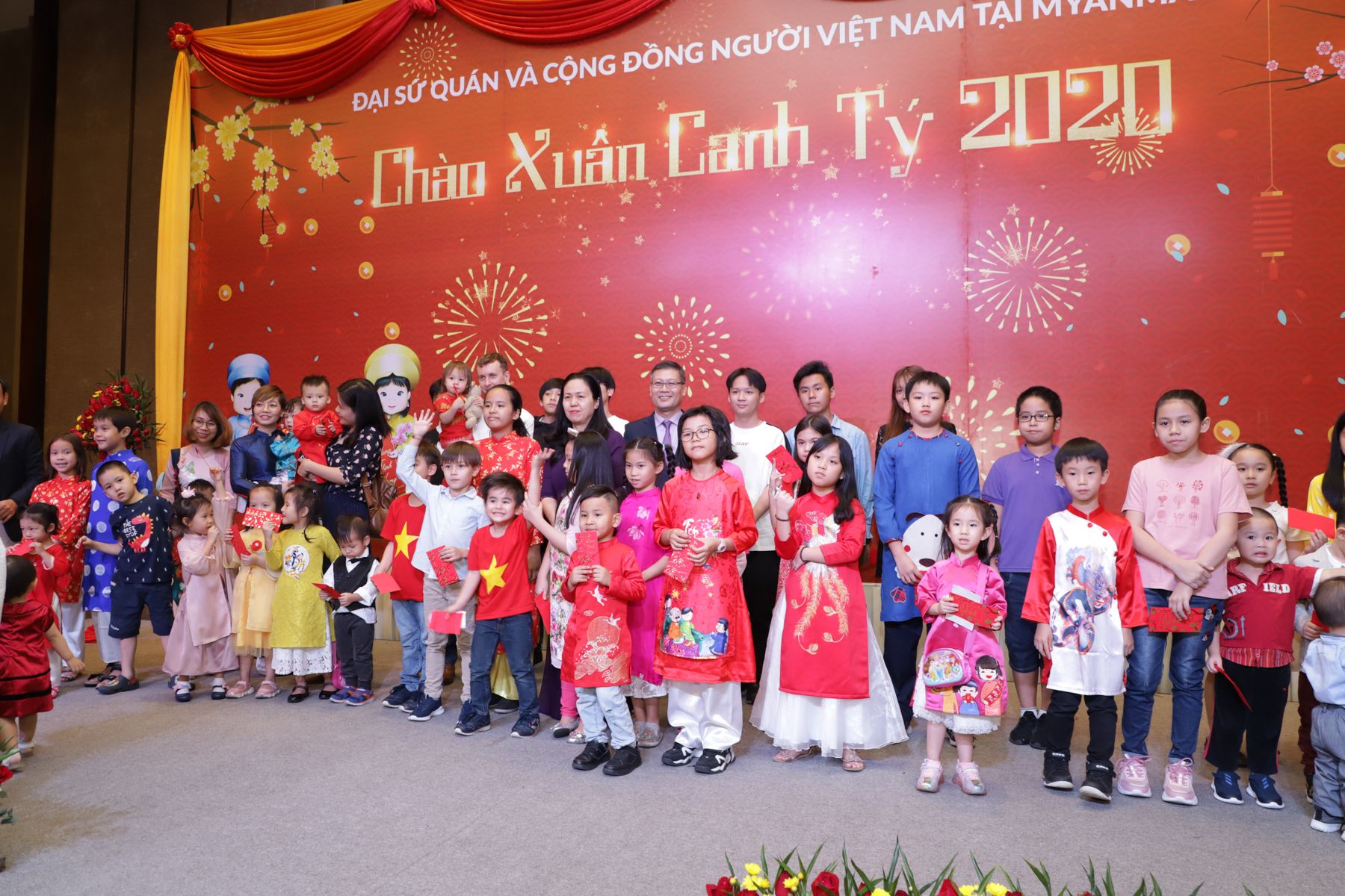tet cong dong chao xuan canh ty 2020 am cung va than thiet tai myanmar