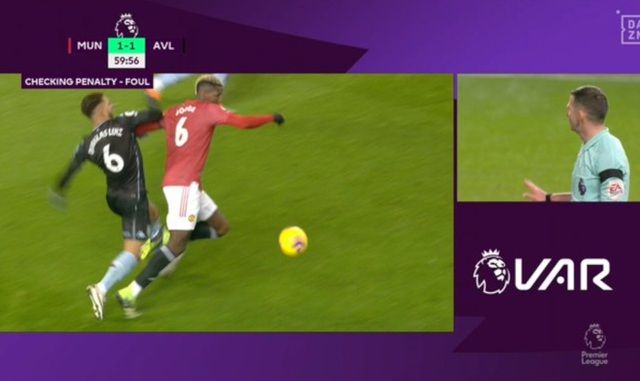 Trọng tài Michael Oliver chỉ tham khảo ý kiến từ tổ trọng tài VAR, chứ không đích thân xem lại băng hình sau đó.