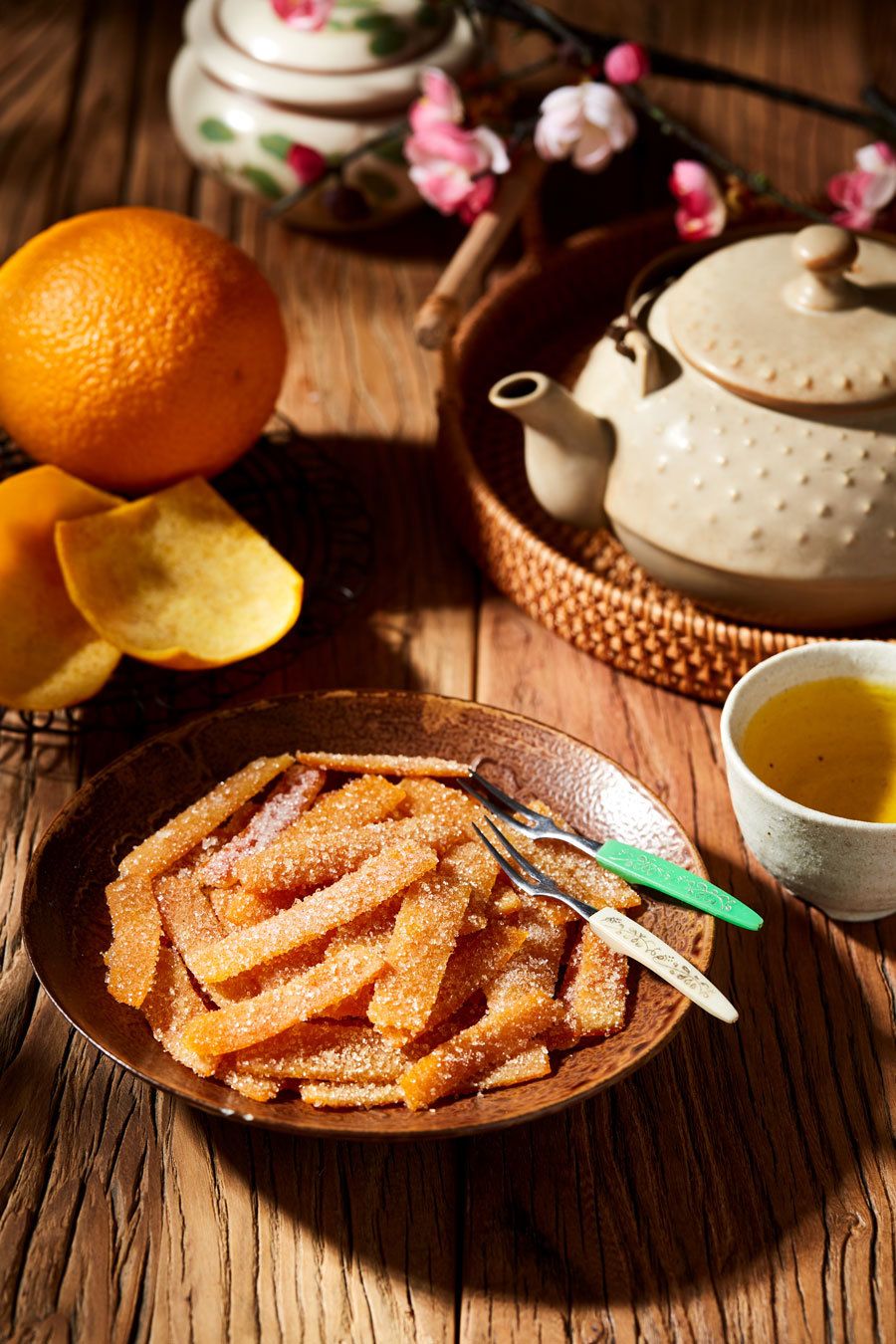 Hoài niệm mứt Tết - Cuốn sách thú vị dành cho những người phụ nữ yêu nữ công gia chánh