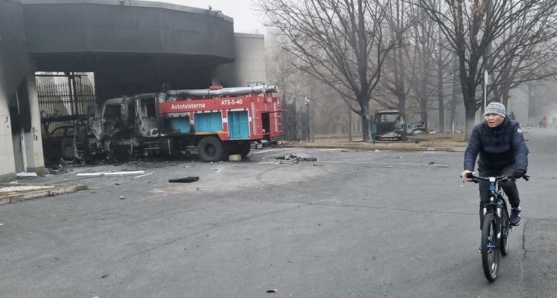 Tình hình Kazakhstan: Khung cảnh hỗn loạn và tan hoang, Nga điều quân tới hỗ trợ