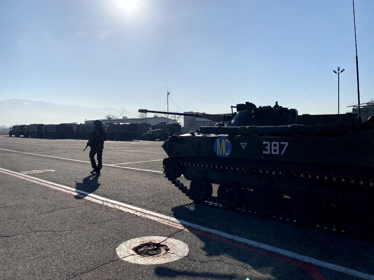 Hình ảnh liên quân CSTO rút khỏi Kazakhstan