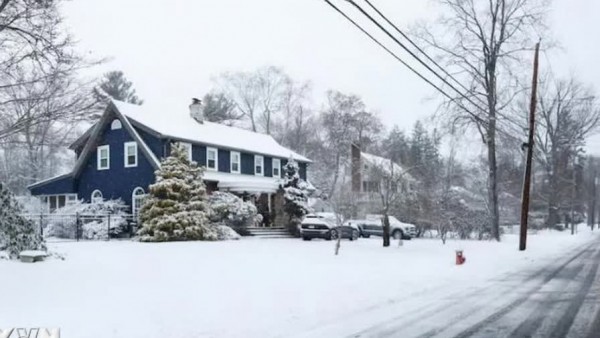 Mỹ: Bão tuyết lớn càn quét khiến hơn 8.000 chuyến bay bị hủy