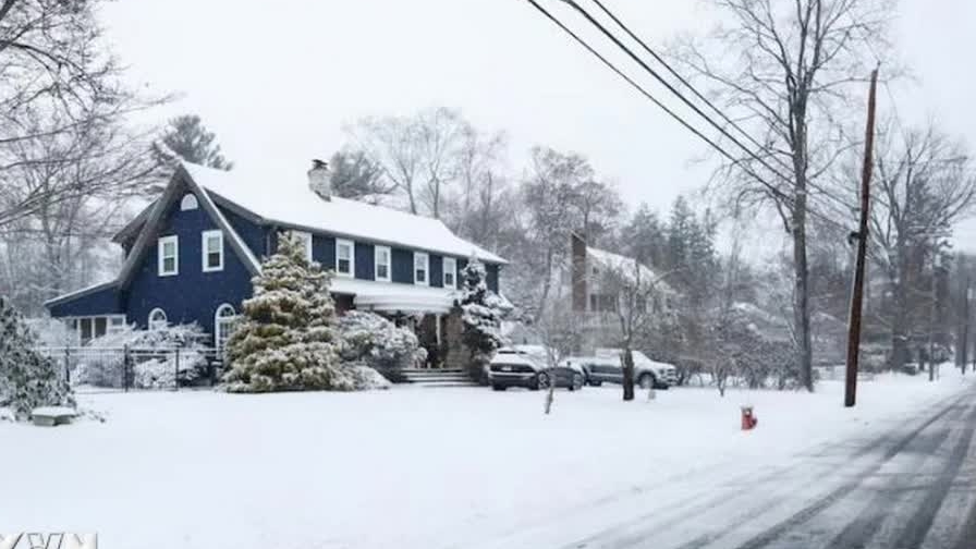 Mỹ: Bão tuyết lớn càn quét khiến hơn 8.000 chuyến bay bị hủy