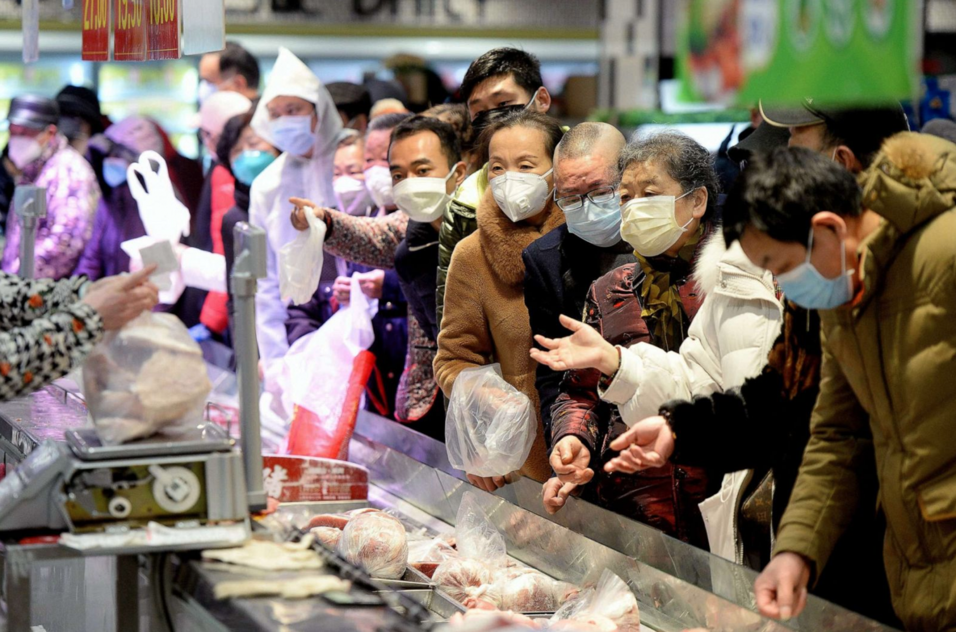 hinh anh moi nguoi o khap noi tren the gioi ung pho voi dich virus corona