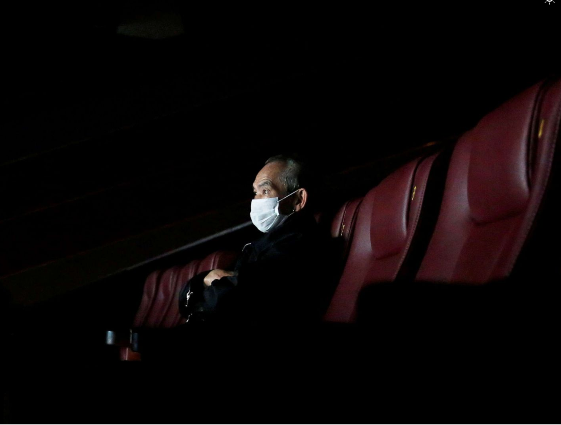 hinh anh moi nguoi o khap noi tren the gioi ung pho voi dich virus corona