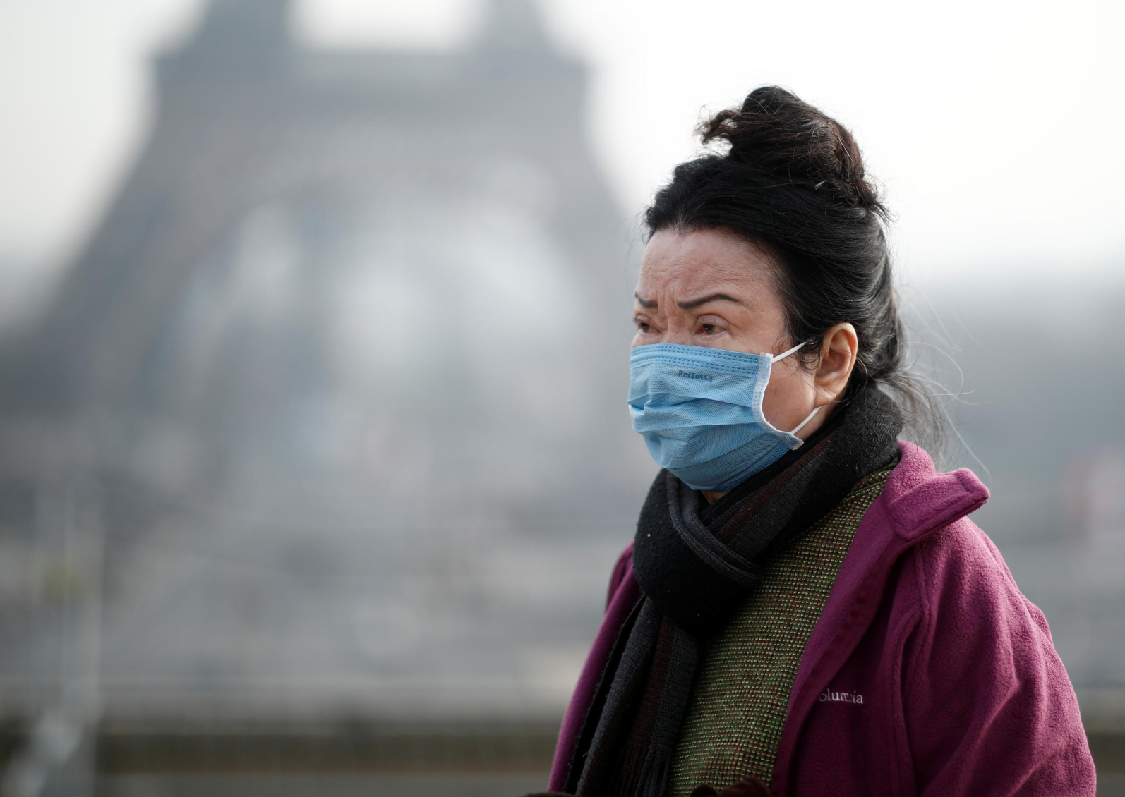 hinh anh moi nguoi o khap noi tren the gioi ung pho voi dich virus corona