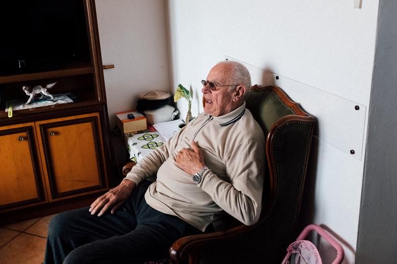 dich covid 19 cuoc song ben trong vung do bi cach ly o italy