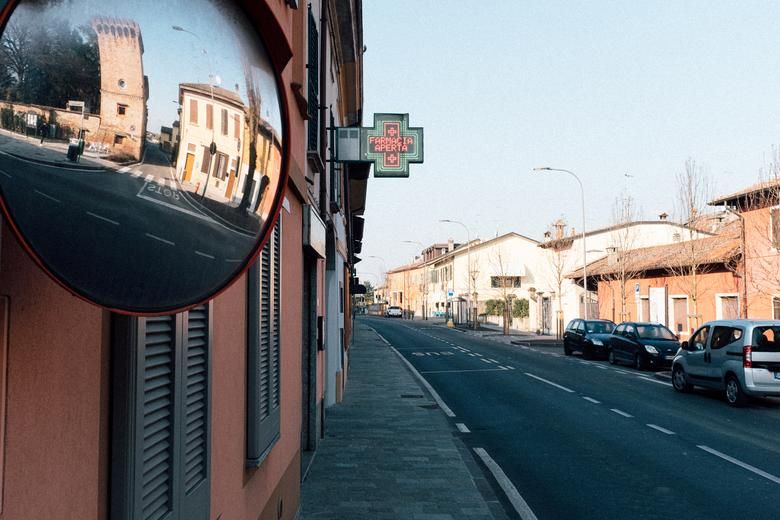 dich covid 19 cuoc song ben trong vung do bi cach ly o italy