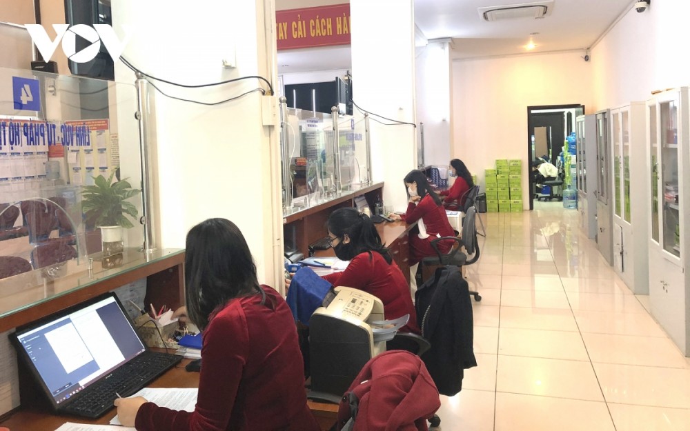 Các cơ quan tại Hà Nội thực hiện nghiêm túc phòng, chống dịch Covid-19 ngày làm việc đầu năm mới