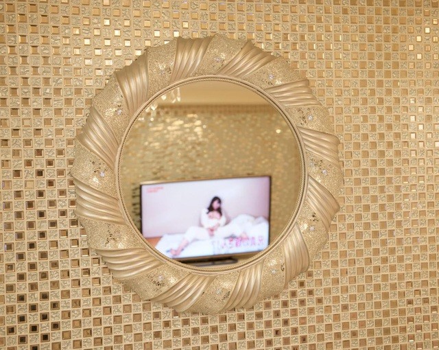 Thậm chí có nơi còn phục vụ cả những thước phim khiêu dâm, bởi chúng được chấp nhận và là một phần trong văn hóa Nhật Bản. (Nguồn: Theguardian/Japan Times)