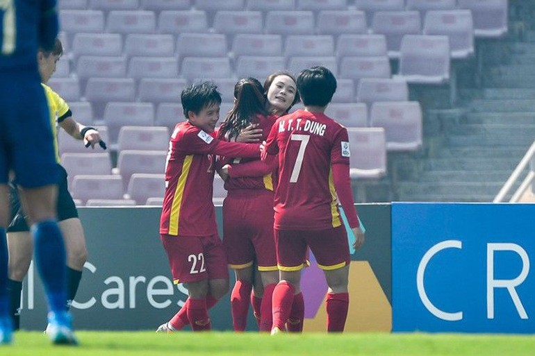 Thắng vang dội nữ Thái Lan, đội tuyển nữ Việt Nam tiến gần tới vé dự World Cup