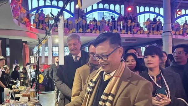 Người Việt tại Pháp đón Tết Bính Ngọ 2026 ấm áp, đậm đà bản sắc