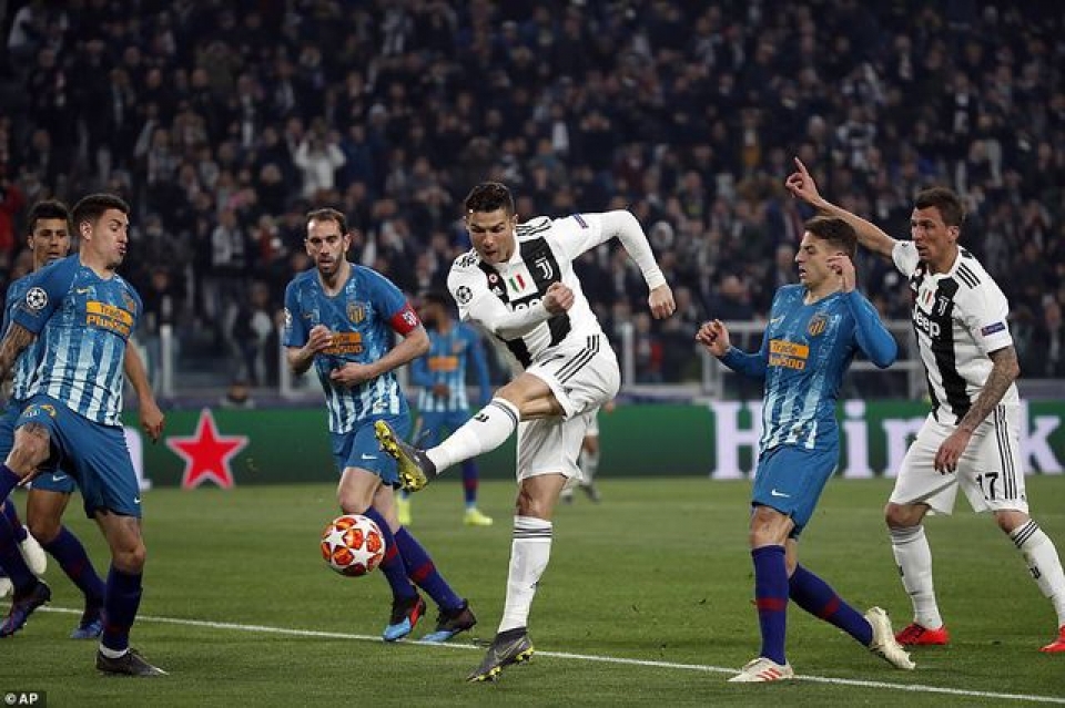 nhung khoanh khac cronaldo toa sang dua juventus vao tu ket champions league