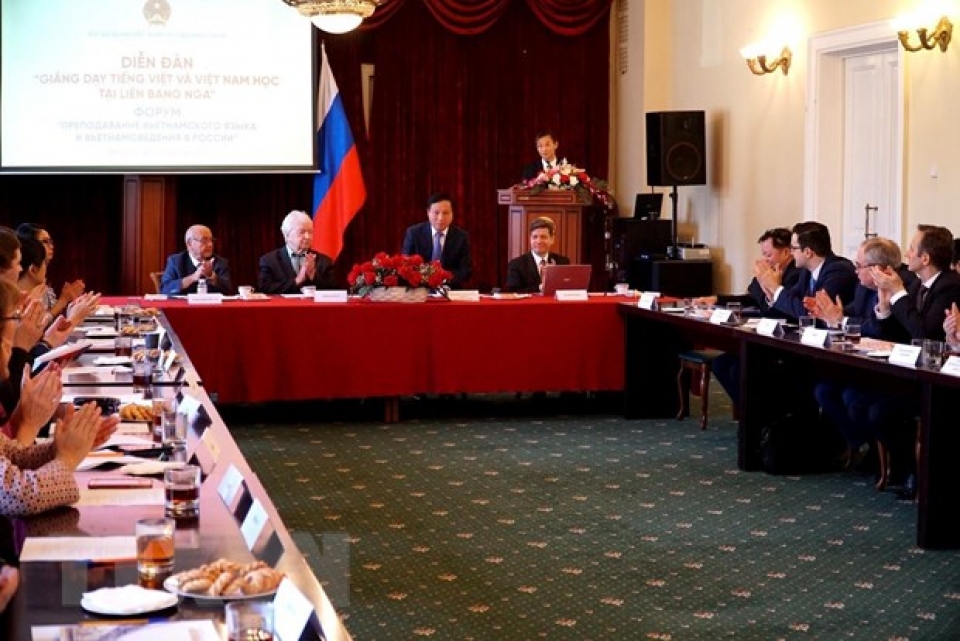 dien dan ve giang day tieng viet va viet nam hoc tai moscow