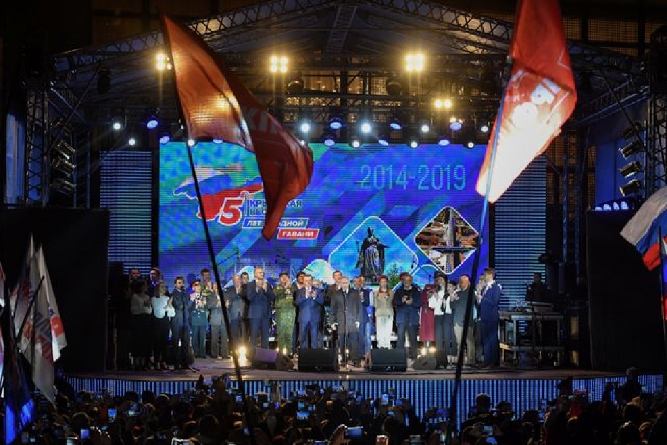 Tổng thống Putin tiết lộ “bí mật nhỏ” khi khai trương 2 nhà máy điện tại Crimea tong thong putin tiet lo bi mat nho khi khai truong 2 nha may dien tai crimea