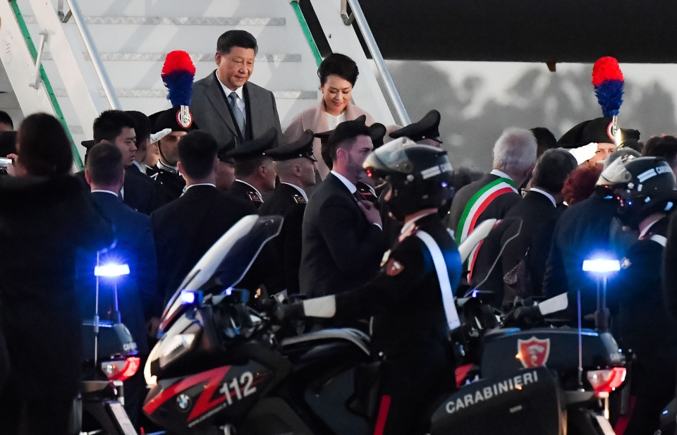 thu tuong italy se ky tham gia sang kien vanh dai va con duong vao sang 233