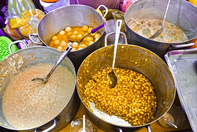 Lạc vào thiên đường ẩm thực cả trăm món Du lịch Đà Nẵng: Lạc vào chợ Cồn, 'thiên đường ẩm thực' cả trăm món