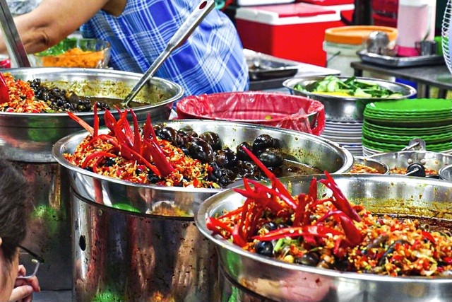 Lạc vào thiên đường ẩm thực cả trăm món Du lịch Đà Nẵng: Lạc vào chợ Cồn, 'thiên đường ẩm thực' cả trăm món