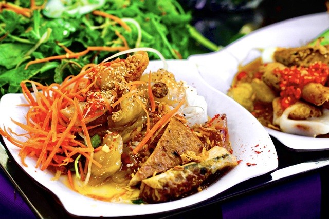 Lạc vào thiên đường ẩm thực cả trăm món Du lịch Đà Nẵng: Lạc vào chợ Cồn, 'thiên đường ẩm thực' cả trăm món