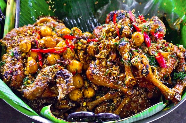 Lạc vào thiên đường ẩm thực cả trăm món Du lịch Đà Nẵng: Lạc vào chợ Cồn, 'thiên đường ẩm thực' cả trăm món