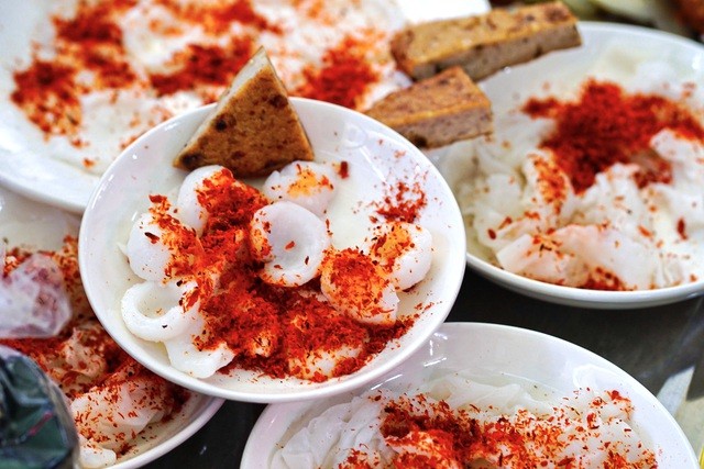 Lạc vào thiên đường ẩm thực cả trăm món Du lịch Đà Nẵng: Lạc vào chợ Cồn, 'thiên đường ẩm thực' cả trăm món