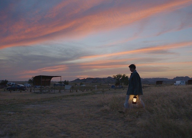 Phim Nomadland: Nghị lực sống của những cảnh đời 'không chốn nương thân'
