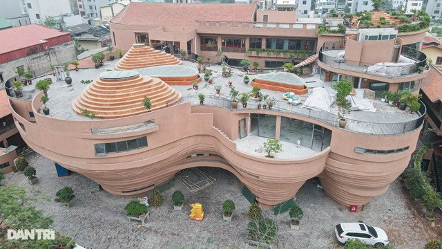 Khám phá nhà gốm trăm tỷ với thiết kế độc, lạ tại làng gốm Bát Tràng
