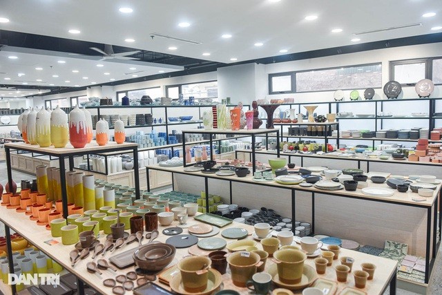 Khám phá nhà gốm trăm tỷ với thiết kế độc, lạ tại làng gốm Bát Tràng