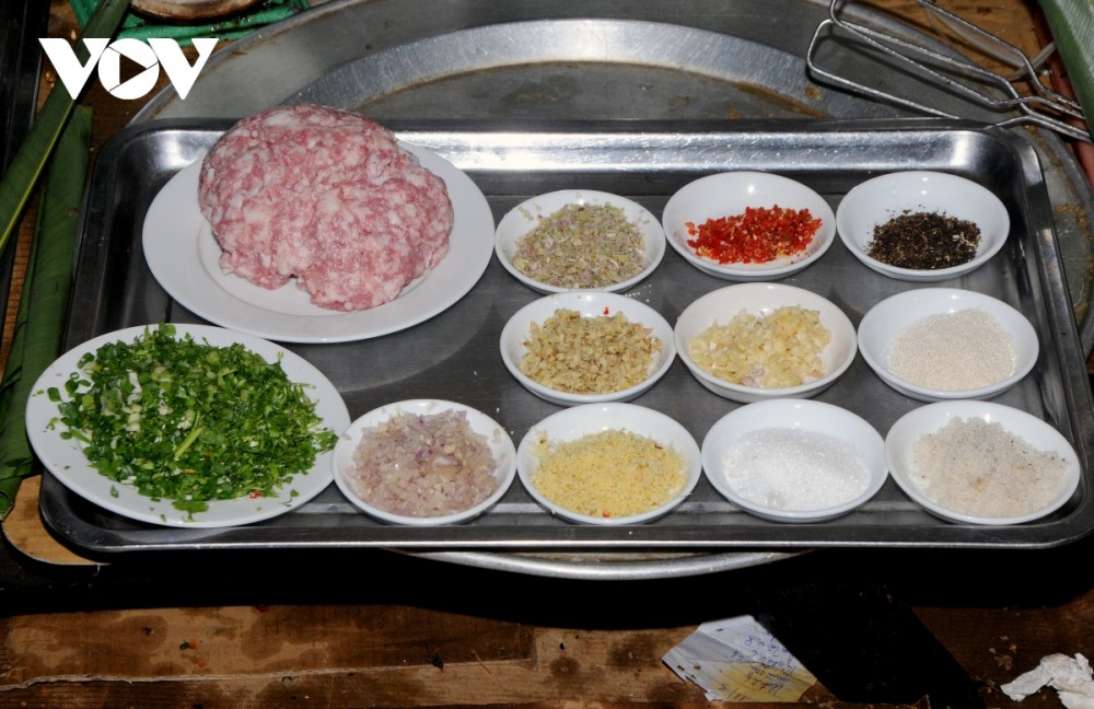 Lên Sơn La thưởng thức món ăn hấp dẫn từ hoa ban