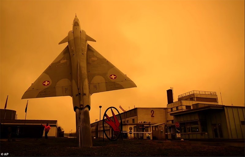 Châu Âu bị 'tấn công' bởi bão bụi bất thường từ sa mạc Sahara