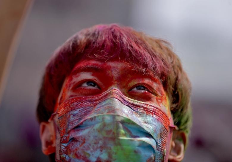 Ngập tràn sắc màu tại lễ hội Holi ở Ấn Độ