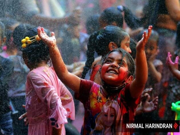 Ngập tràn sắc màu tại lễ hội Holi ở Ấn Độ