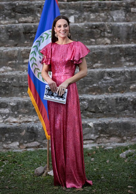 Phong cách thời trang ấn tượng của công nương Kate Middleton trong chuyến công du vùng Caribe