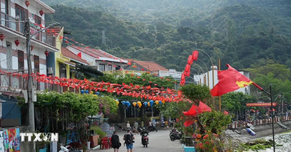 Cụm đảo Cù Lao Chàm: Cột mốc chủ quyền rực rỡ sắc cờ trước ngày hội lớn