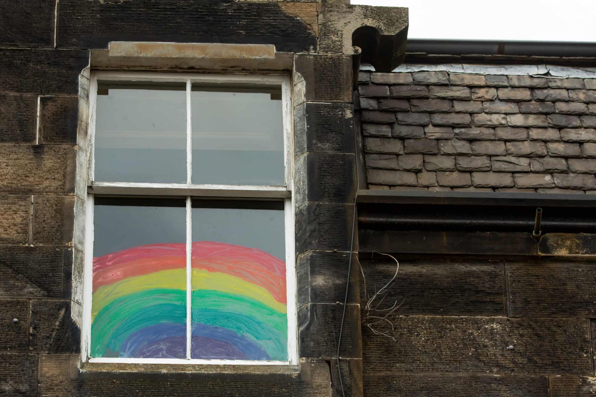 dich covid 19 hinh anh cua hy vong tren cac o cua o edinburgh anh