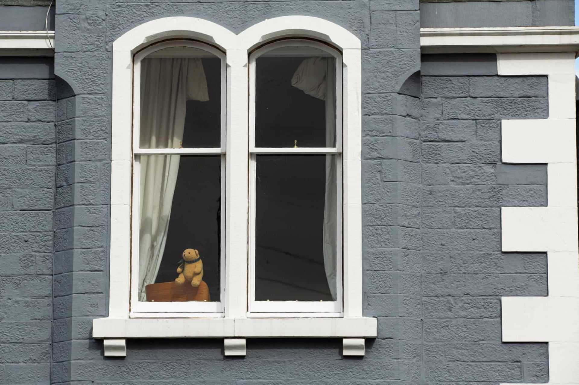 dich covid 19 hinh anh cua hy vong tren cac o cua o edinburgh anh