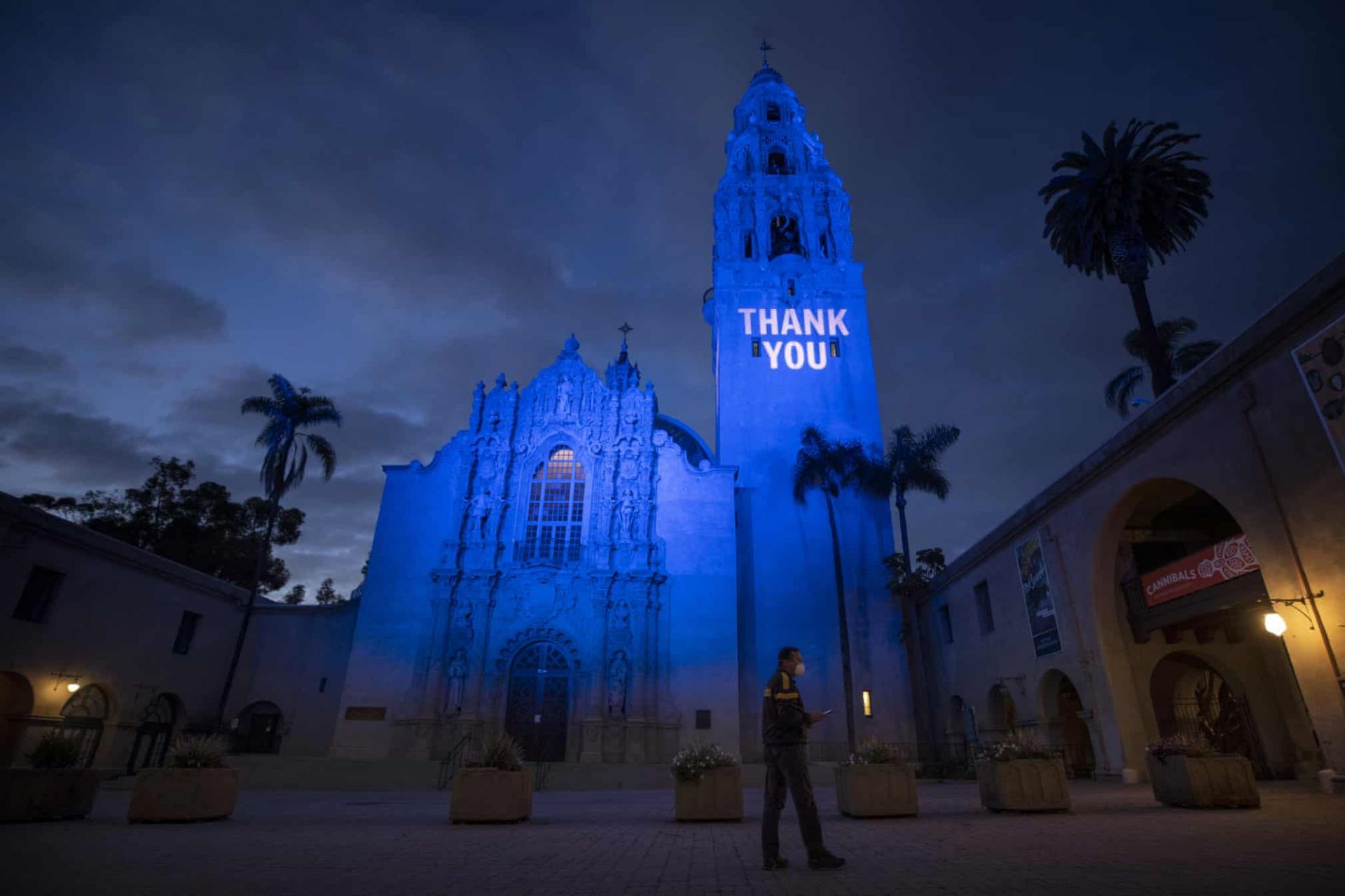 dich covid 19 nhung hinh anh thay cho loi cam on den doi ngu y te tren khap the gioi