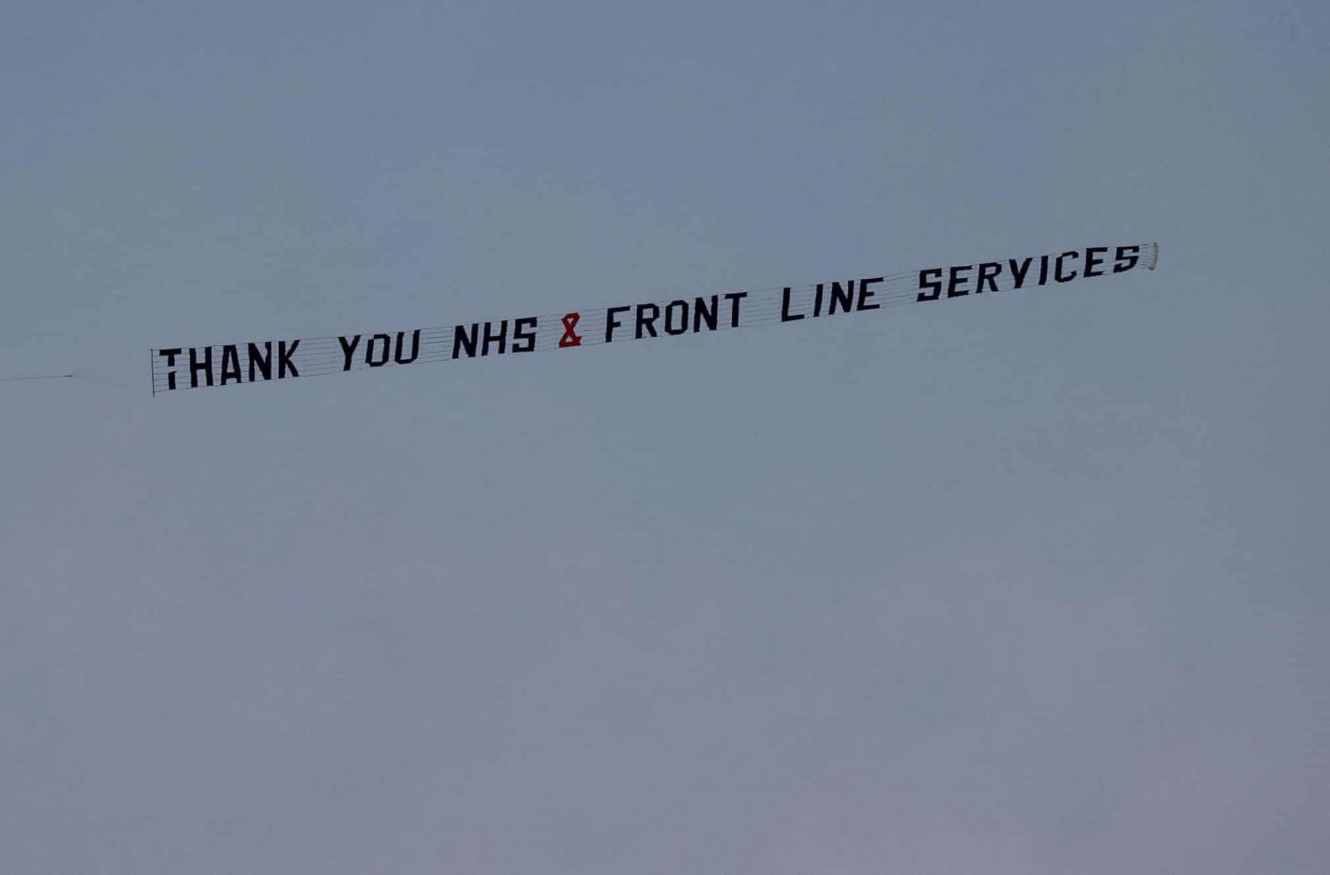 dich covid 19 nhung hinh anh thay cho loi cam on den doi ngu y te tren khap the gioi