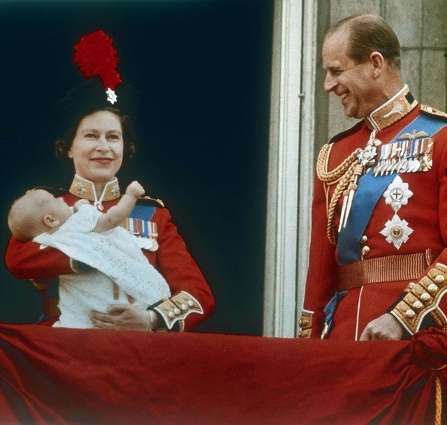 Nhìn lại 74 năm hôn nhân của Hoàng thân Philip và Nữ hoàng Elizabeth II