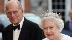 Nguồn gốc của chiếc nhẫn đính hôn Hoàng thân Philip tặng Nữ hoàng Elizabeth II