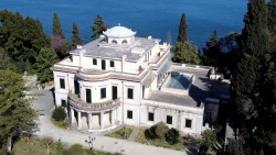 Khám phá căn biệt thự trên đảo Corfu, nơi sinh của Hoàng thân Philip