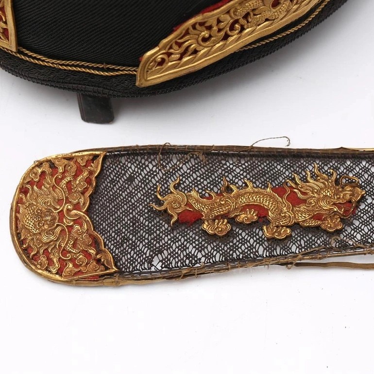 Mũ quan triều Nguyễn bất ngờ trúng đấu giá 20 tỷ đồng, cao gấp 1.200 lần giá khởi điểm