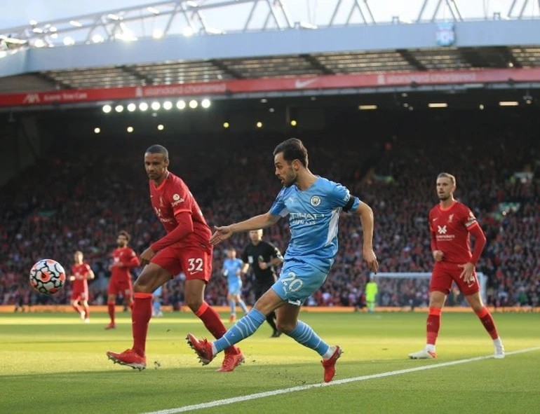 Khán giả háo hức mong chờ trận đấu giữa Man City-Liverpool.