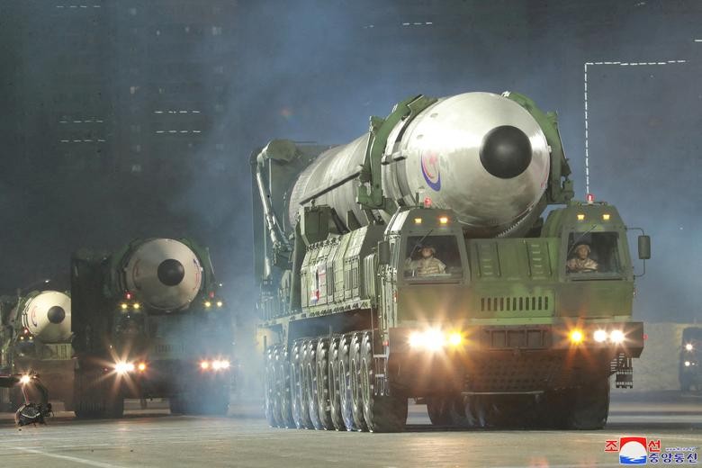 Tên lửa đạn đạo liên lục địa Hwasong-17 xuất hiện