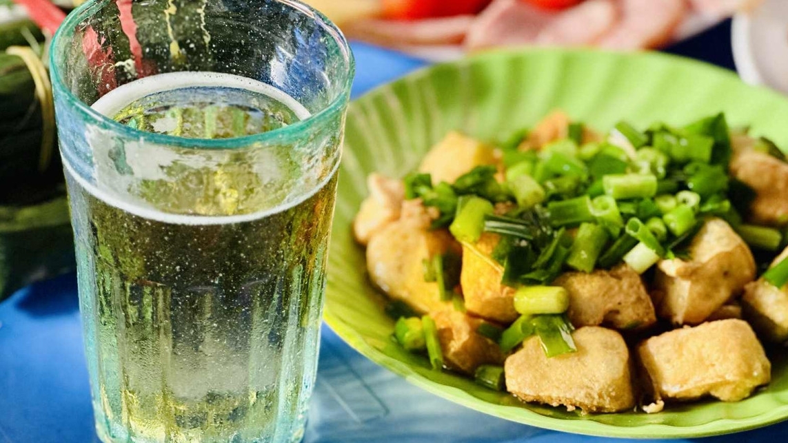 3 thói quen trước khi ngủ tàn phá gan