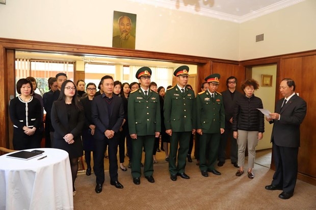 le vieng va mo so tang nguyen chu tich nuoc le duc anh tai tha i lan nam phi va ha lan