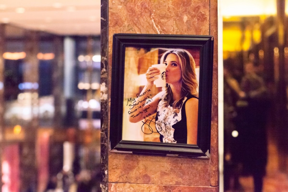 kha m pha da i ba n doanh cu a de che bat dong san donald trump