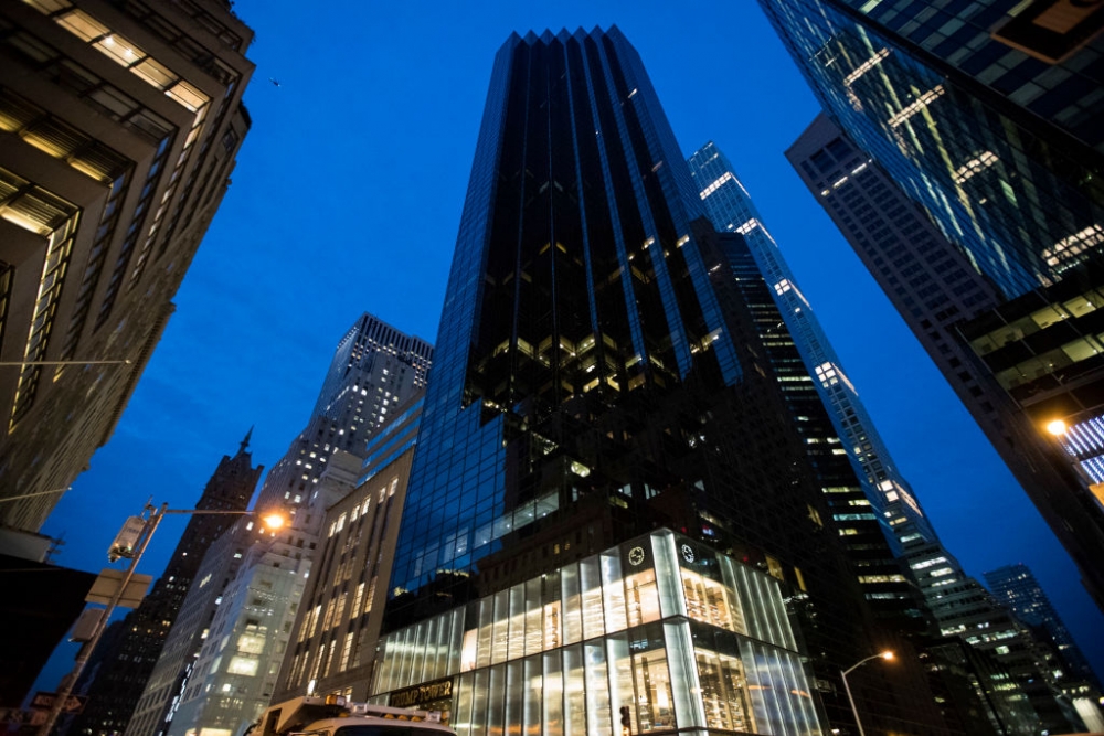 kha m pha da i ba n doanh cu a de che bat dong san donald trump