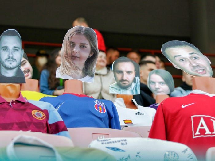 muon kieu khach hang mua covid 19